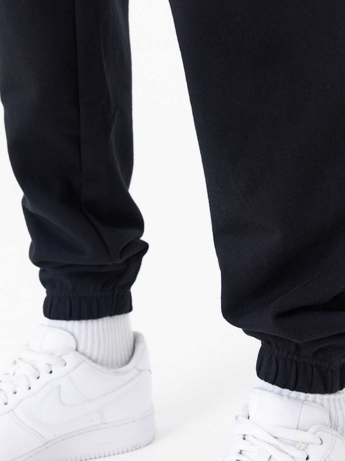 NEW ERA Спортно долнище NBA SCRIPT RELAXED JOGGER CHIBUL