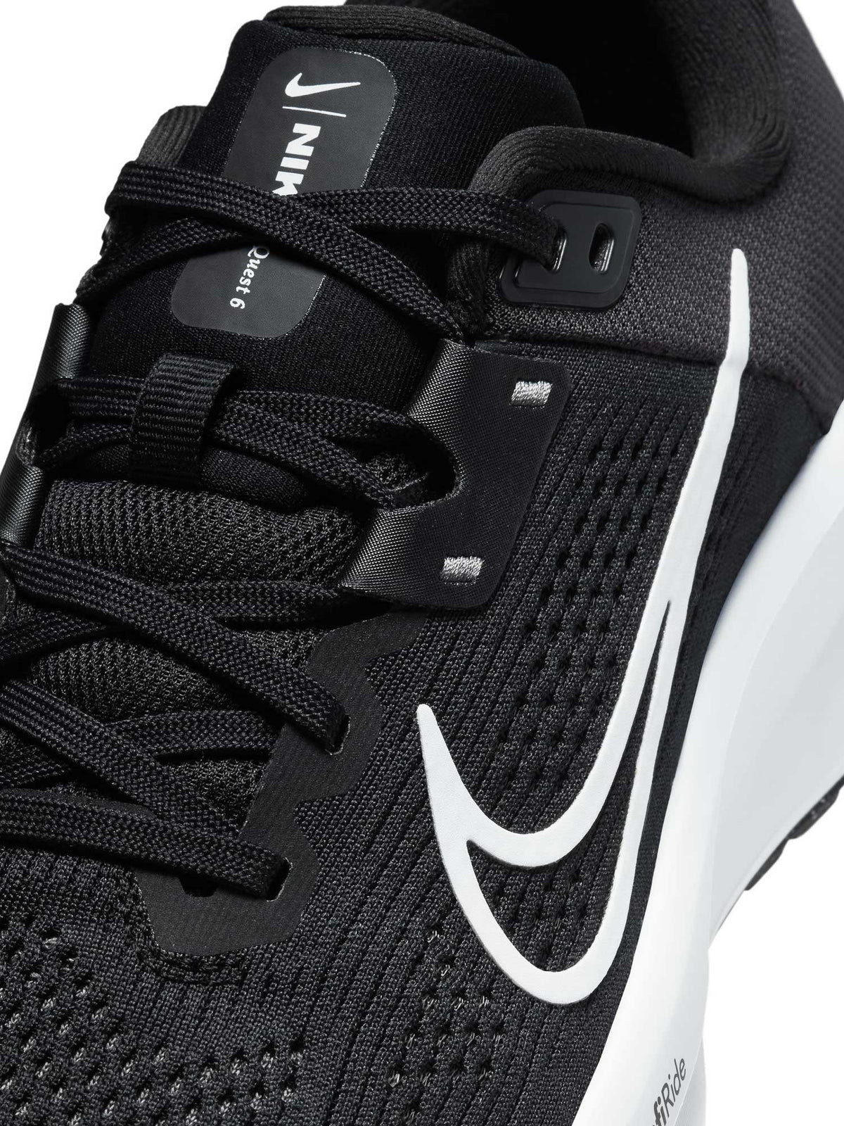 NIKE Обувки WMNS QUEST 6