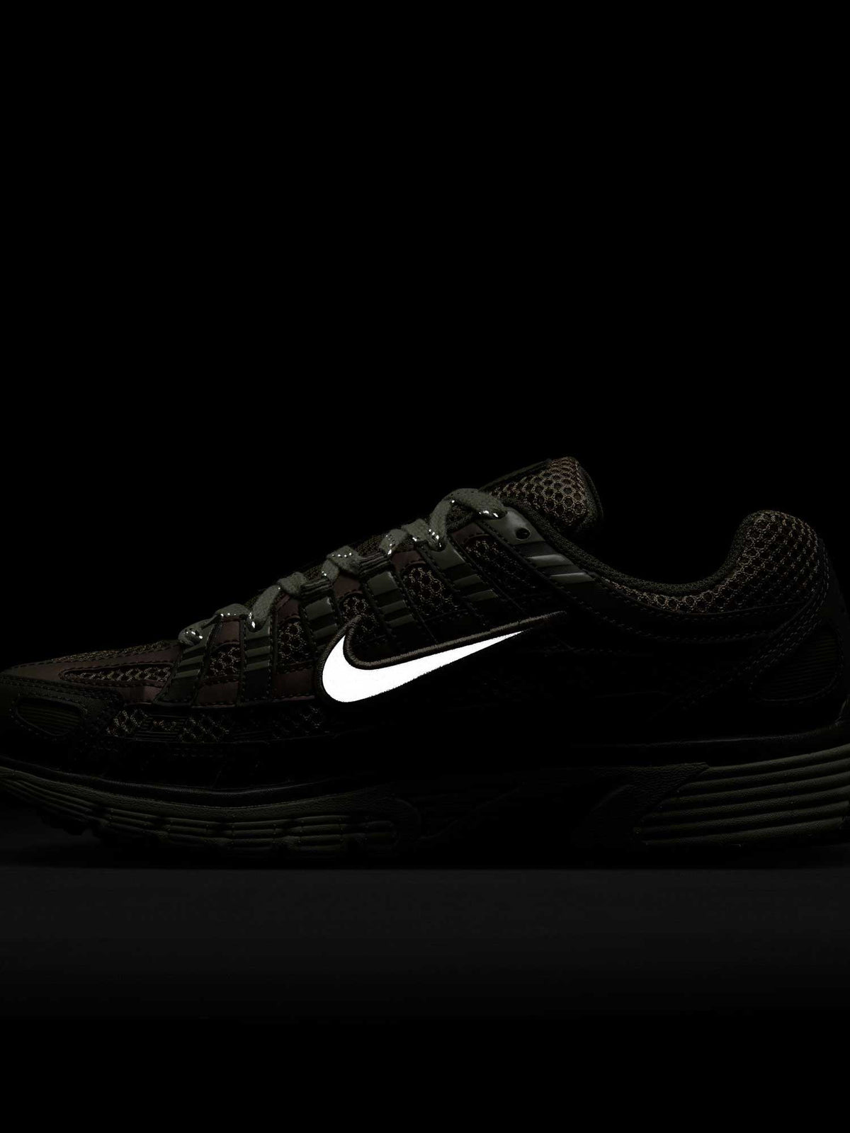 NIKE Обувки W P-6000 SE