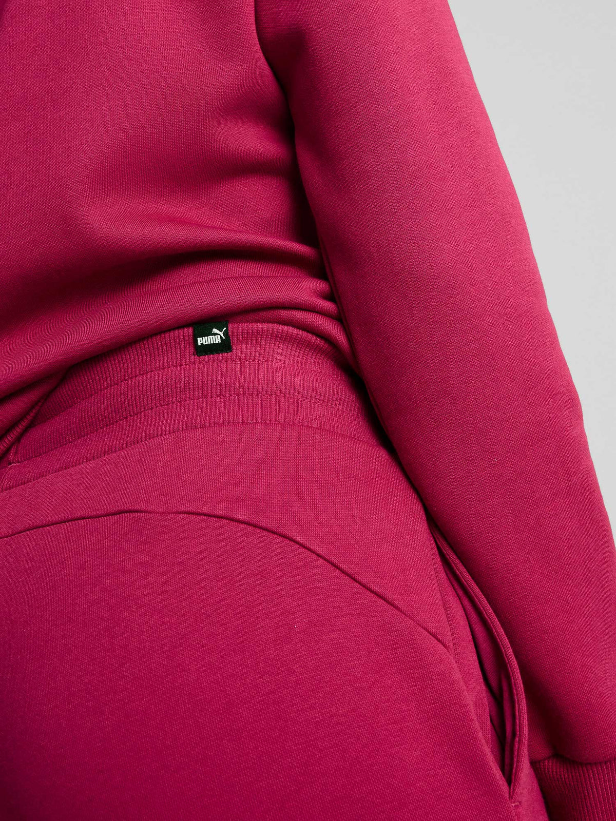 PUMA Спортно долнище ESS Sweatpants FL cl (s)